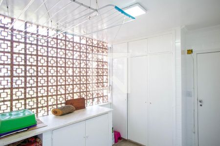 Apartamento à venda com 238m², 4 quartos e 1 vagaÁrea de Serviço