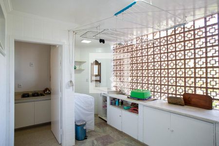 Apartamento à venda com 238m², 4 quartos e 1 vagaÁrea de Serviço