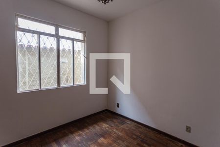 Casa à venda com 299m², 5 quartos e 4 vagas Casa à venda com 299m², 5 quartos e 4 vagasQuarto 3