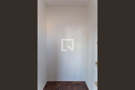 Casa à venda com 299m², 5 quartos e 4 vagas Casa à venda com 299m², 5 quartos e 4 vagasDespensa