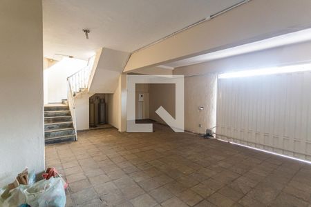 Casa à venda com 299m², 5 quartos e 4 vagas Casa à venda com 299m², 5 quartos e 4 vagasGaragem