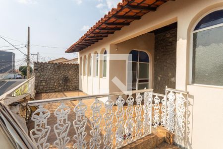 Casa à venda com 299m², 5 quartos e 4 vagas Casa à venda com 299m², 5 quartos e 4 vagasAlpendre