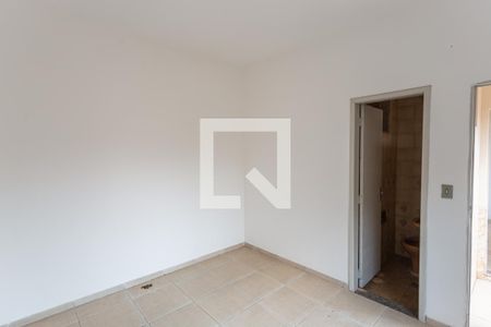 Casa à venda com 299m², 5 quartos e 4 vagas Casa à venda com 299m², 5 quartos e 4 vagasSuíte 3 na Casa dos Fundos