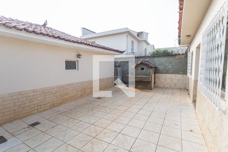 Casa à venda com 299m², 5 quartos e 4 vagas Casa à venda com 299m², 5 quartos e 4 vagasQuintal