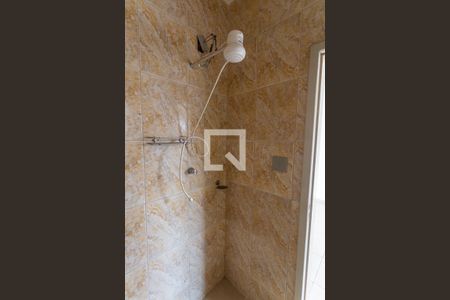 Casa à venda com 299m², 5 quartos e 4 vagas Casa à venda com 299m², 5 quartos e 4 vagasBanheiro da Suíte 2 na Casa dos Fundos