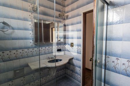 Casa à venda com 299m², 5 quartos e 4 vagas Casa à venda com 299m², 5 quartos e 4 vagasBanheiro Social