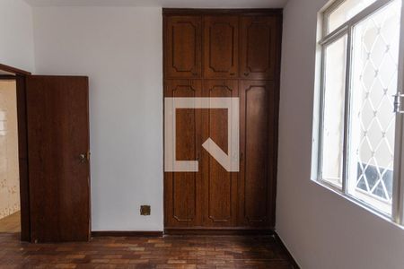 Casa à venda com 299m², 5 quartos e 4 vagas Casa à venda com 299m², 5 quartos e 4 vagasArmário do Quarto 3