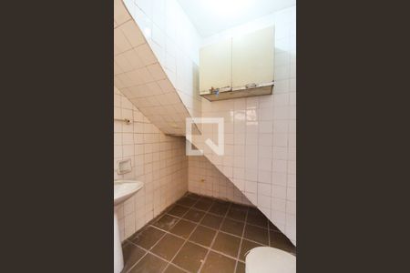 Casa à venda com 250m², 3 quartos e 4 vagas Casa à venda com 250m², 3 quartos e 4 vagasBanheiro de Serviço