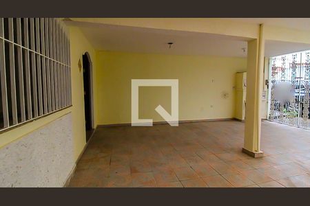 Casa à venda com 250m², 3 quartos e 4 vagas Casa à venda com 250m², 3 quartos e 4 vagasGaragem