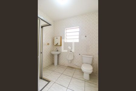 Casa à venda com 250m², 3 quartos e 4 vagas Casa à venda com 250m², 3 quartos e 4 vagasBanheiro 4