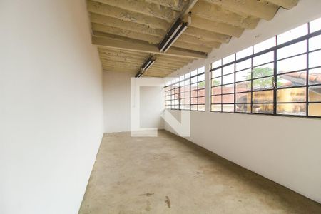 Casa à venda com 250m², 3 quartos e 4 vagas Casa à venda com 250m², 3 quartos e 4 vagasSalão
