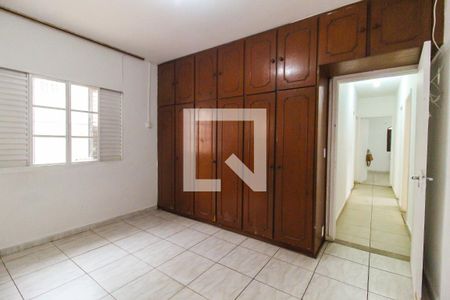 Casa à venda com 250m², 3 quartos e 4 vagas Casa à venda com 250m², 3 quartos e 4 vagasSuíte 2