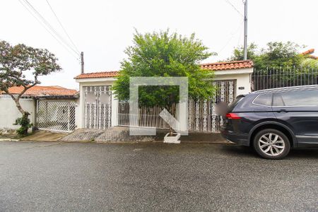 Casa à venda com 250m², 3 quartos e 4 vagas Casa à venda com 250m², 3 quartos e 4 vagasFachada + Plaquinha