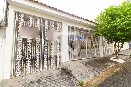 Casa à venda com 250m², 3 quartos e 4 vagas Casa à venda com 250m², 3 quartos e 4 vagasFachada + Plaquinha