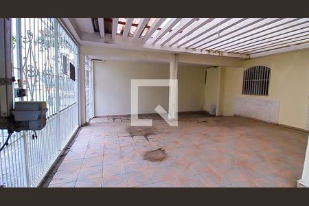 Casa à venda com 250m², 3 quartos e 4 vagas Casa à venda com 250m², 3 quartos e 4 vagasGaragem