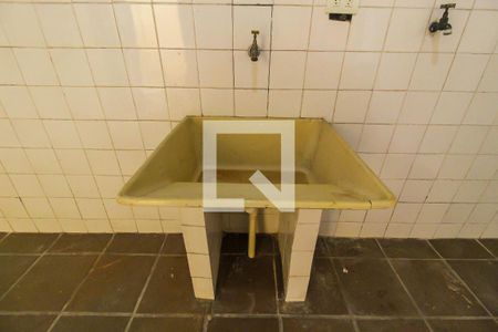 Casa à venda com 250m², 3 quartos e 4 vagas Casa à venda com 250m², 3 quartos e 4 vagasLavanderia