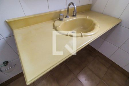 Casa à venda com 250m², 3 quartos e 4 vagas Casa à venda com 250m², 3 quartos e 4 vagasBanheiro da Suíte 2