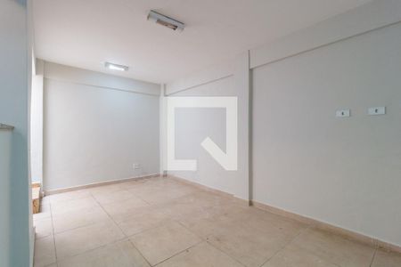 Casa à venda com 60m², 3 quartos e 1 vaga Casa à venda com 60m², 3 quartos e 1 vagaEdícula - Sala