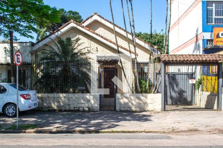 Casa à venda com 157m², 3 quartos e 4 vagas Casa à venda com 157m², 3 quartos e 4 vagasFachada