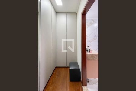 Casa à venda com 228m², 3 quartos e 5 vagasCloset - Suíte 3