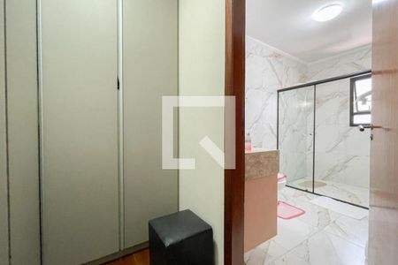 Casa à venda com 228m², 3 quartos e 5 vagasCloset - Suíte 3