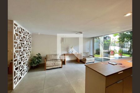 Apartamento para alugar com 75m², 2 quartos e 1 vaga Apartamento para alugar com 75m², 2 quartos e 1 vagaHall