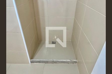 Apartamento para alugar com 75m², 2 quartos e 1 vaga Apartamento para alugar com 75m², 2 quartos e 1 vagaBanheiro social