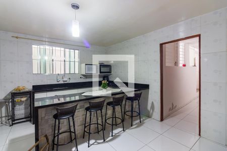 Casa à venda com 267m², 2 quartos e 2 vagasCozinha 