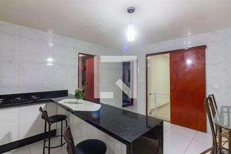 Casa à venda com 267m², 2 quartos e 2 vagasCozinha 