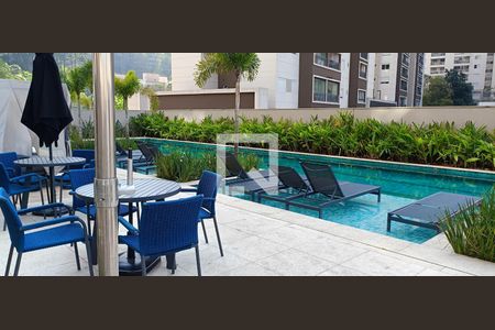 Apartamento à venda com 38m², 1 quarto e sem vagaÁrea comum - Piscina