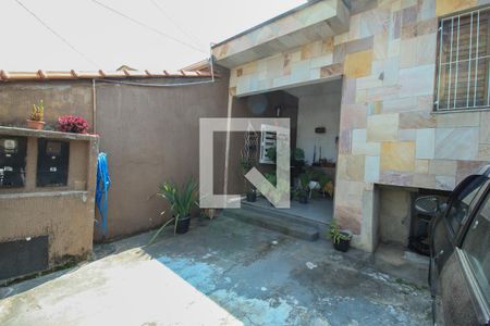 Casa à venda com 171m², 4 quartos e 2 vagasÁrea externa 