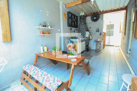 Casa à venda com 171m², 4 quartos e 2 vagasÁrea externa 