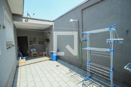 Casa à venda com 171m², 4 quartos e 2 vagasÁrea externa 