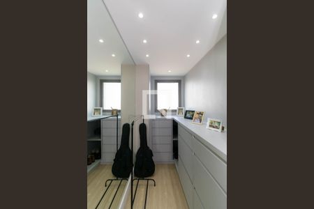 Apartamento à venda com 121m², 2 quartos e 2 vagasSuíte 2 - Closet