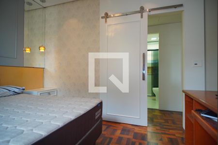 Quarto 1 de apartamento para alugar com 2 quartos, 62m² em Passo da Areia, Porto Alegre