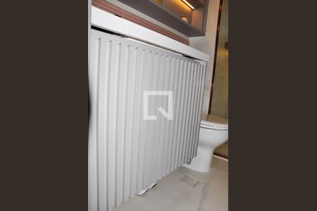 Apartamento à venda com 107m², 2 quartos e 2 vagasBanheiro do Quarto 01