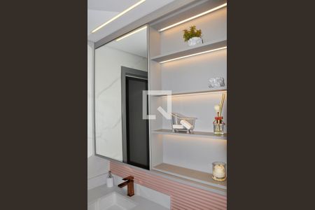 Apartamento à venda com 107m², 2 quartos e 2 vagasBanheiro do Quarto 01