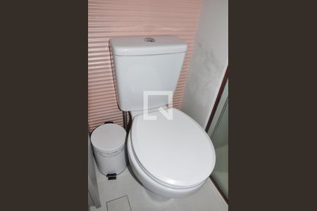 Apartamento à venda com 107m², 2 quartos e 2 vagasBanheiro do Quarto 01