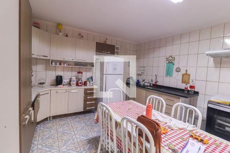 Casa à venda com 488m², 3 quartos e 2 vagasCozinha e Área de Serviço