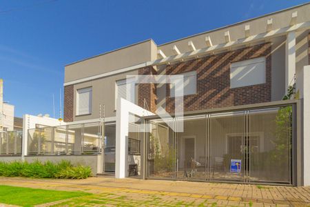 Casa à venda com 122m², 3 quartos e 2 vagasFachada