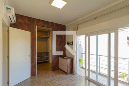 Casa à venda com 122m², 3 quartos e 2 vagasSuíte