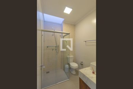 Casa à venda com 122m², 3 quartos e 2 vagasBanheiro