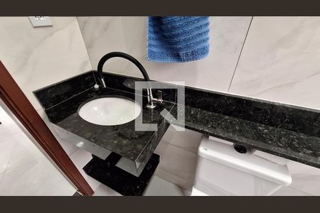 Casa de condomínio para alugar com 66m², 2 quartos e 1 vaga Casa de condomínio para alugar com 66m², 2 quartos e 1 vagaBanheiro social