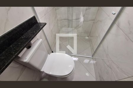 Casa de condomínio para alugar com 66m², 2 quartos e 1 vaga Casa de condomínio para alugar com 66m², 2 quartos e 1 vagaBanheiro social