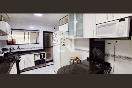 Apartamento à venda com 118m², 3 quartos e 2 vagas Apartamento à venda com 118m², 3 quartos e 2 vagasCozinha