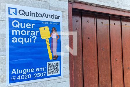 Casa para alugar com 200m², 2 quartos e 2 vagasFachada