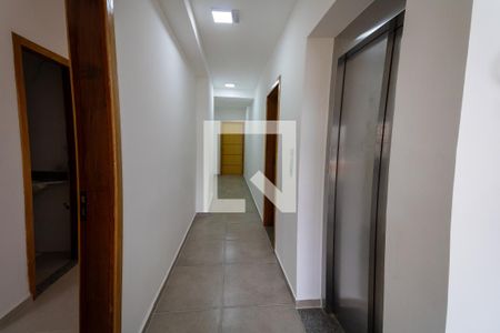 Apartamento à venda com 46m², 2 quartos e sem vaga Apartamento à venda com 46m², 2 quartos e sem vagaHall Social