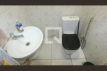 Casa à venda com 240m², 3 quartos e 2 vagasBanheiro 2