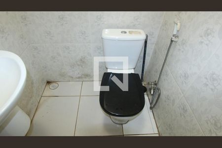 Casa à venda com 240m², 3 quartos e 2 vagasBanheiro 2