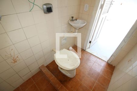 Casa de condomínio à venda com 500m², 4 quartos e 2 vagasBanheiro de Serviço